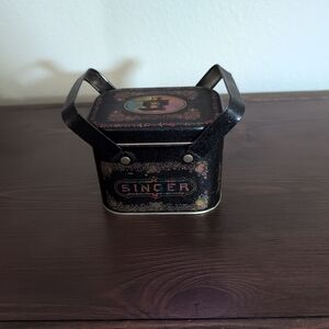 Singer Sewing Machine Black and Gold Decorative Tin